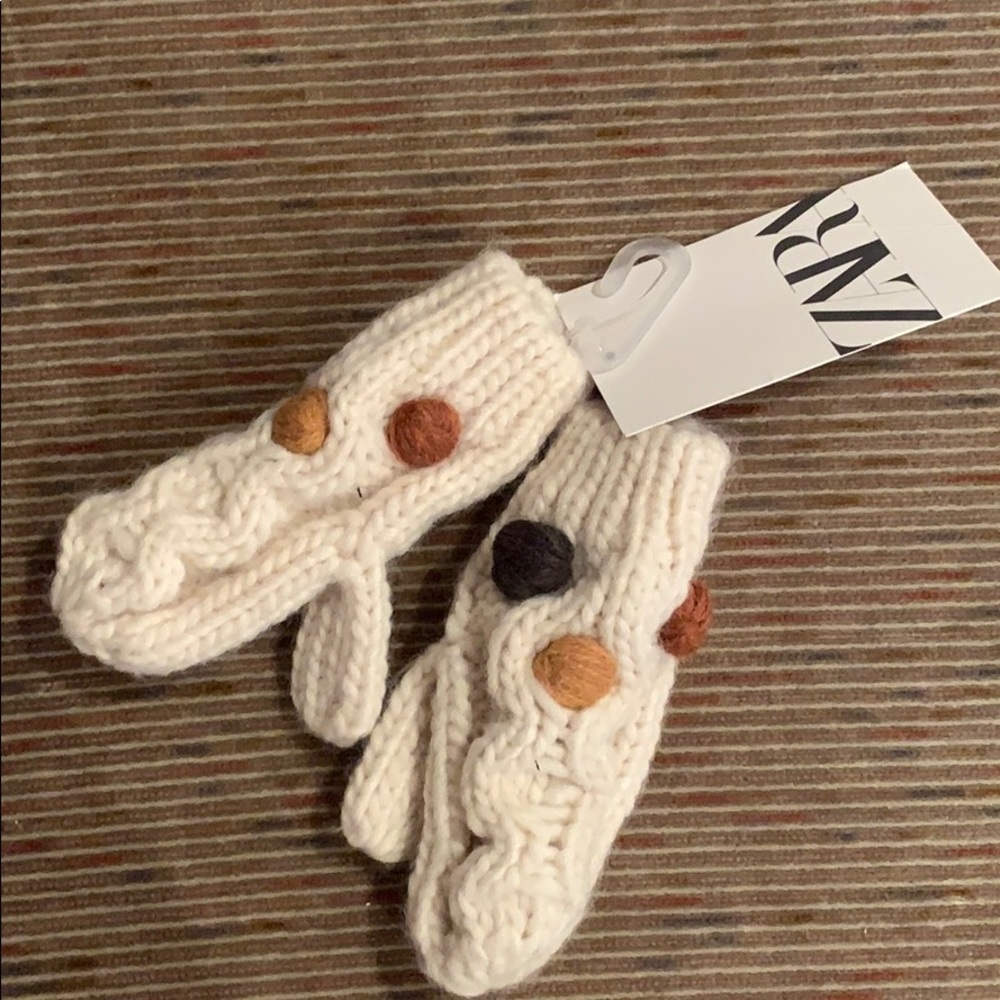 Zara Toddler Knit Mittens